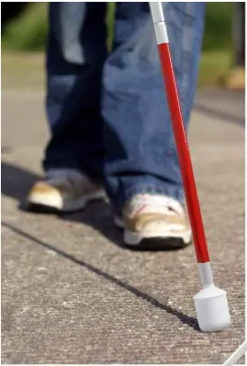 Bâton aveugle pliable